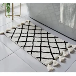 Sale Tapis de bain pompons blanc/noir Linge De Toilette, Plage·Tapis De Bain